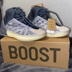 Yeezy QNTM (2022) release!
